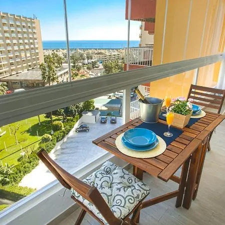 In Calle Tamarindos, 1 Benalmadena
